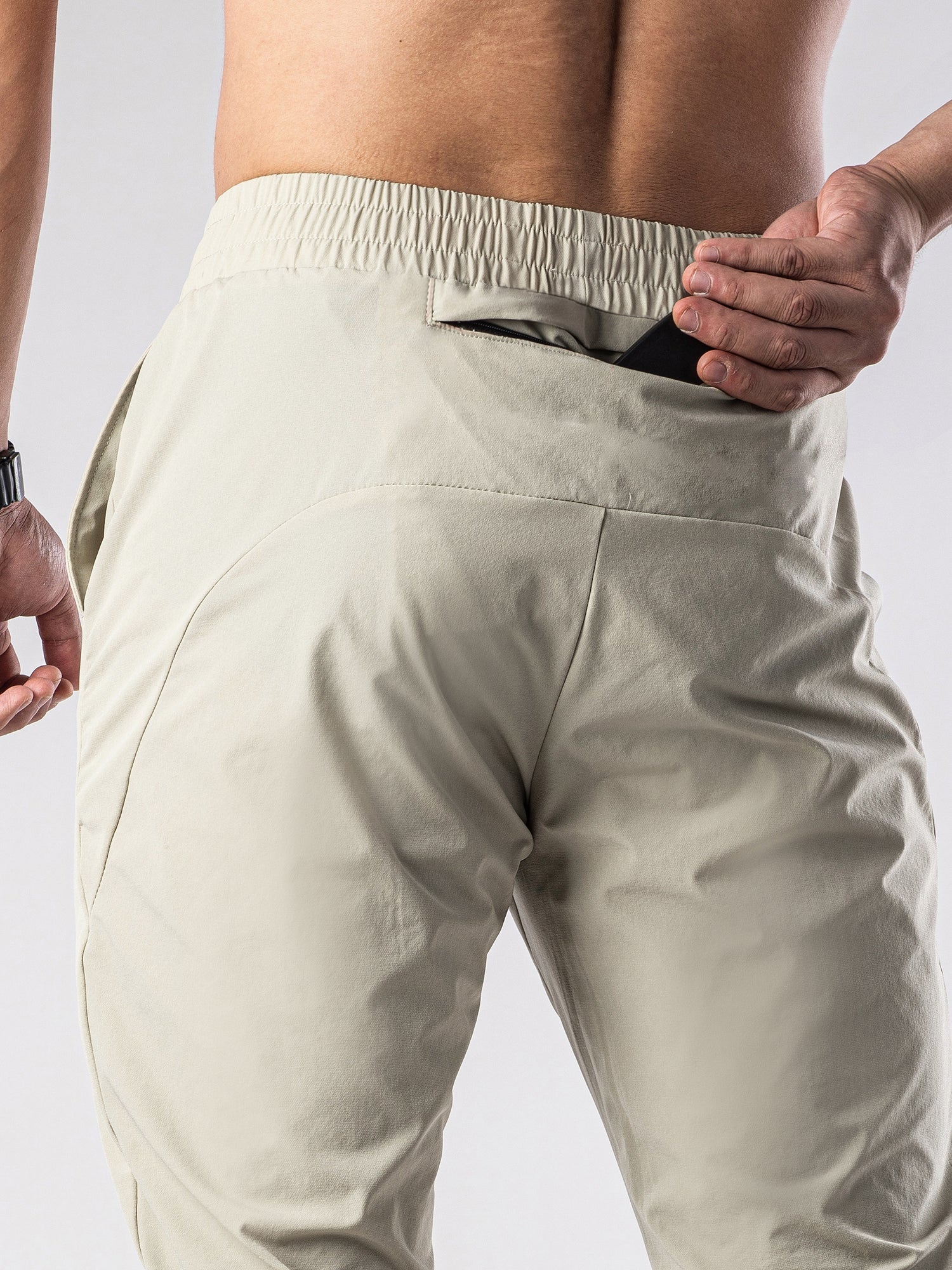 Men’s Quick-Dry Performance Tapered Joggers