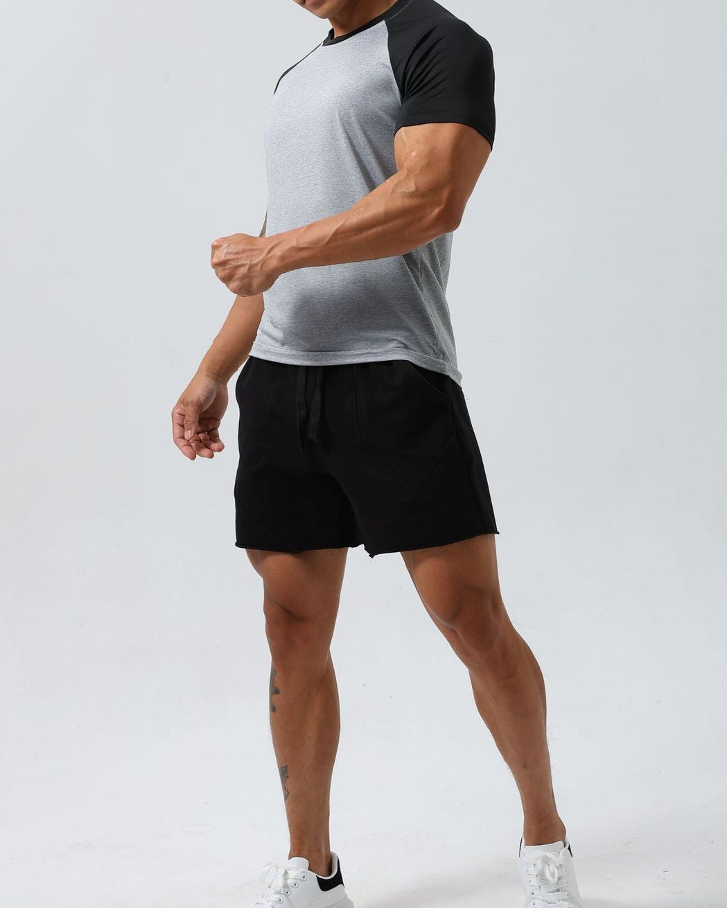 Men’s Muscle Fit Raglan Performance Training T-Shirt