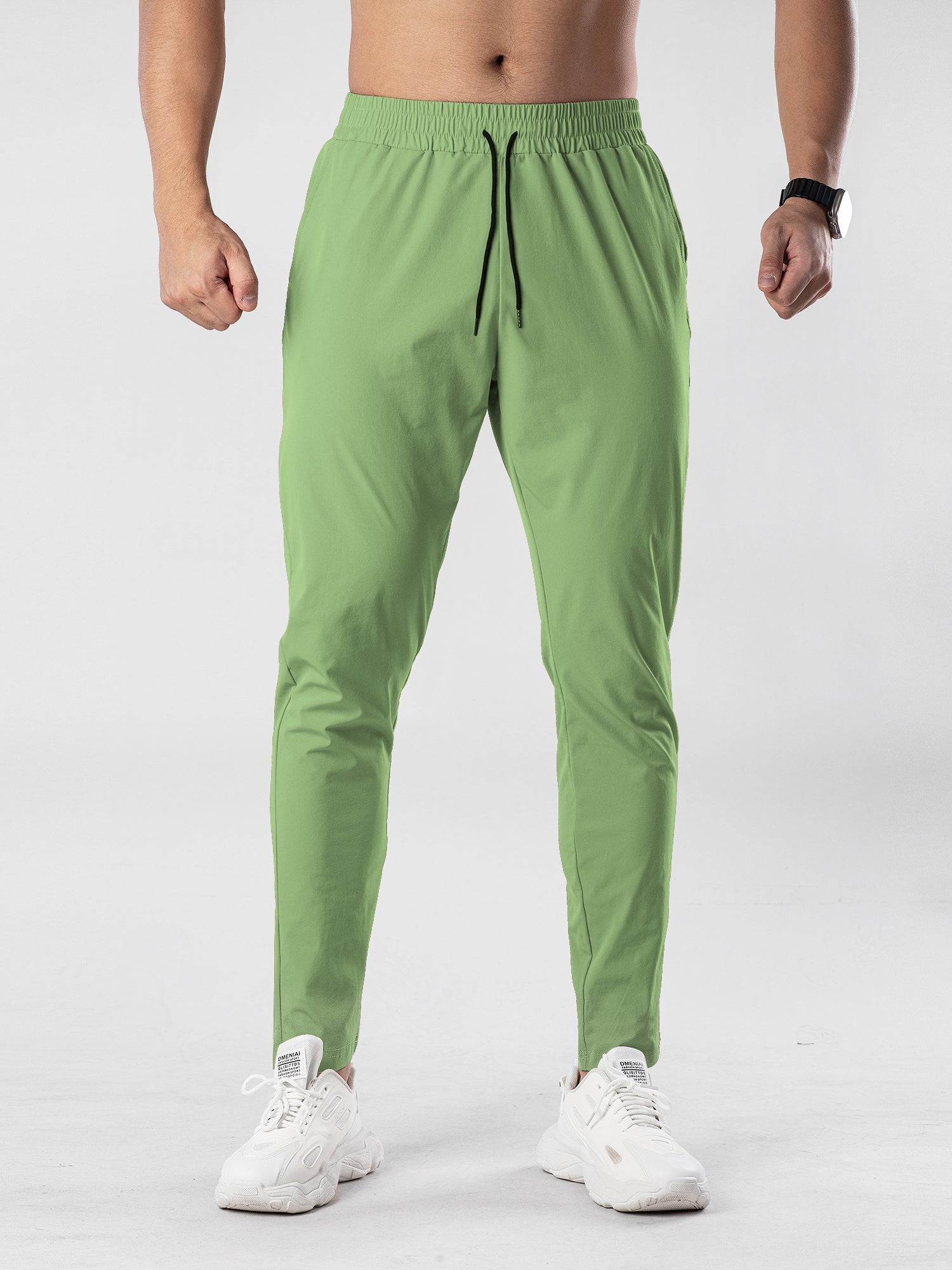 Men’s Quick-Dry Performance Tapered Joggers
