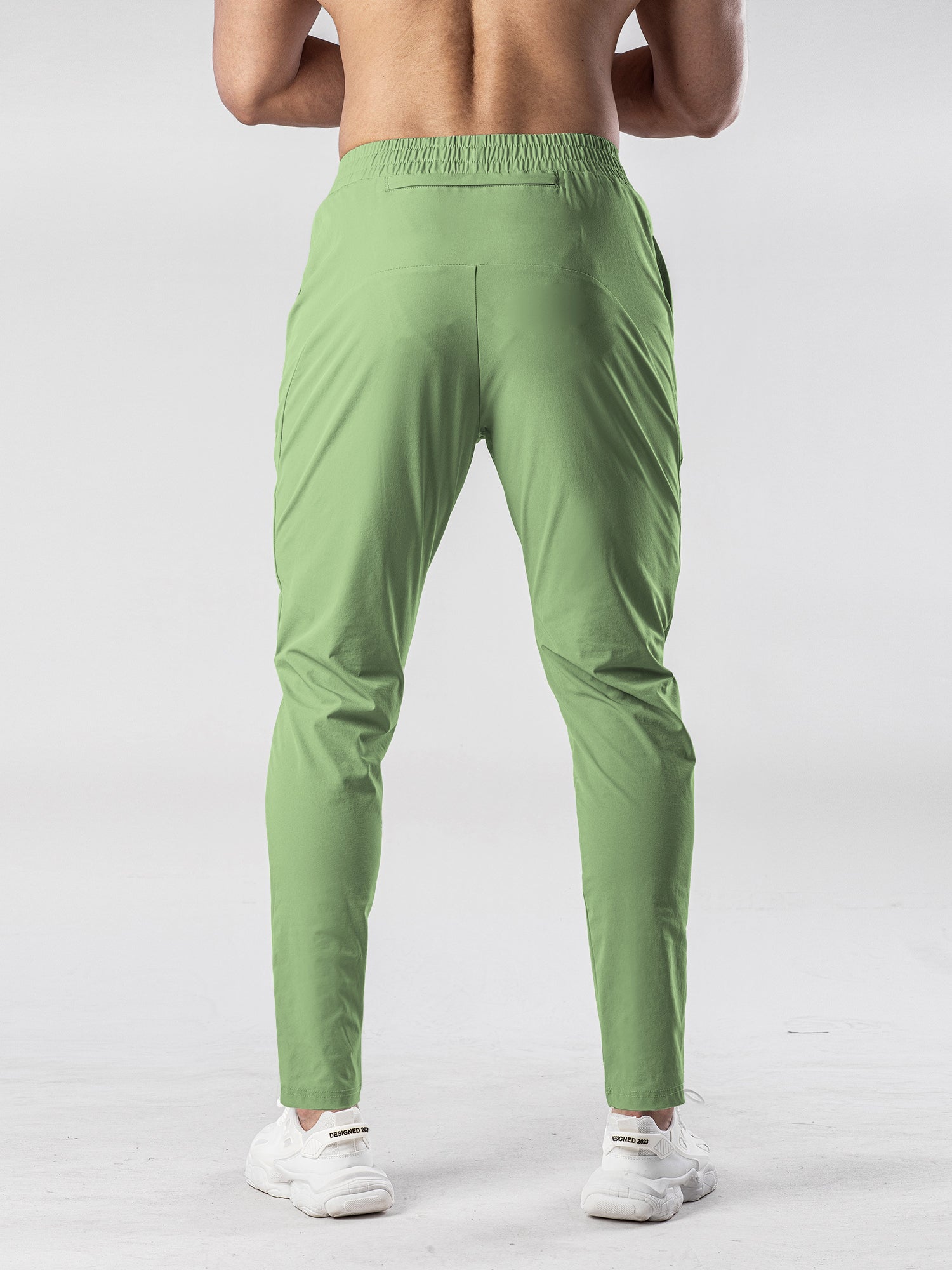 Men’s Quick-Dry Performance Tapered Joggers