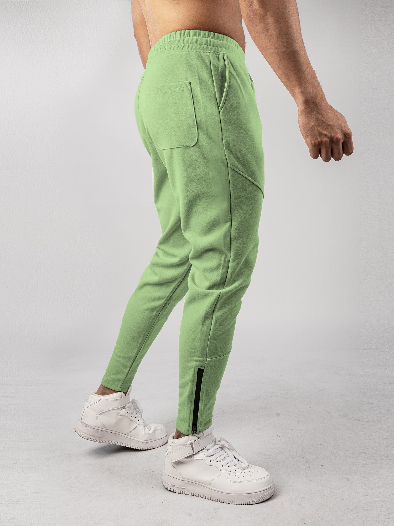 Men’s Warm Spliced Training Joggers with Zipper Hems