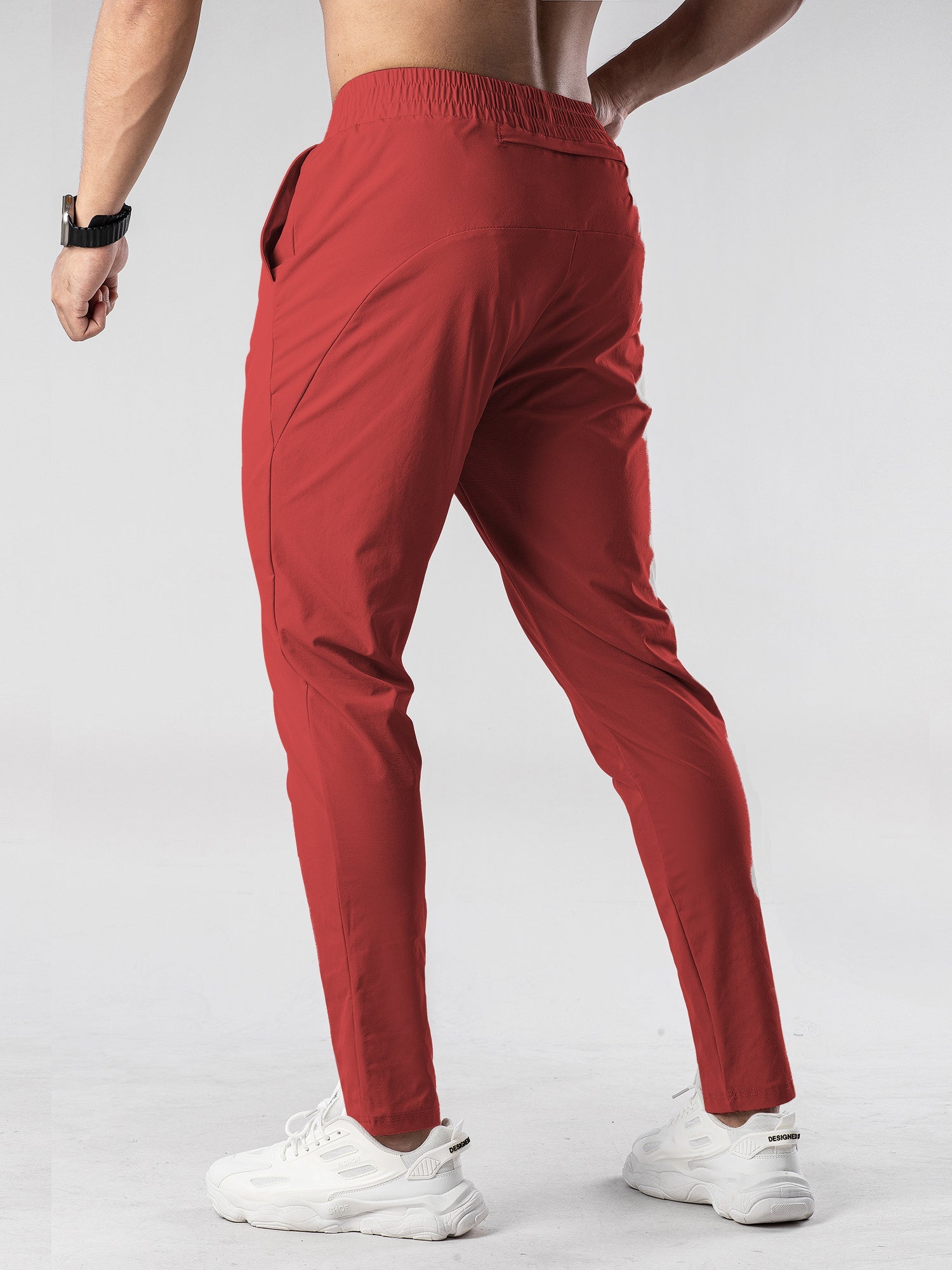 Men’s Quick-Dry Performance Tapered Joggers