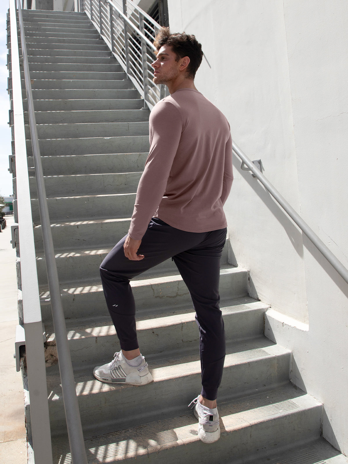 All Day Elite Curve-Hem Tee Stretch Long Sleeve(Final Sale–No Return or Exchange)