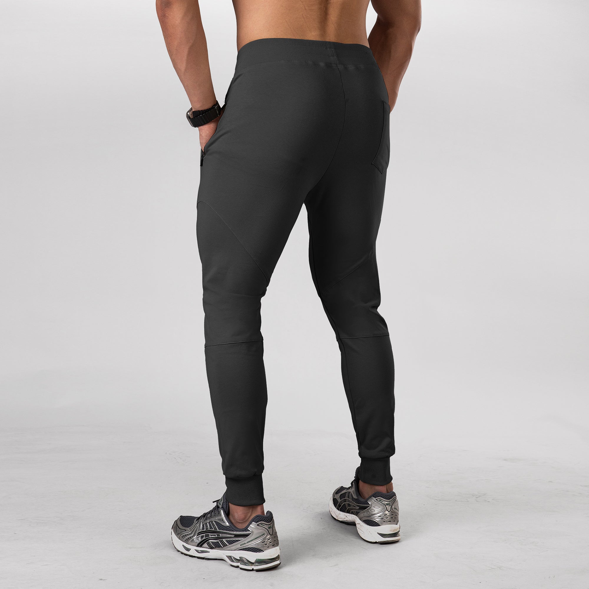 Performance Tapered Jogger With Zip Pockets